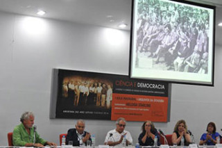 ano_letivo_fiocruz_mesa_dentro_informeensp