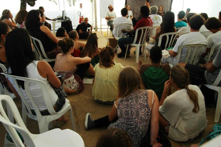 545072_320589011362100_2084826017_n