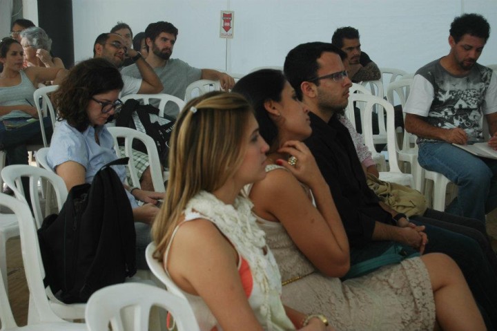 581144_319512444803090_1985534606_n