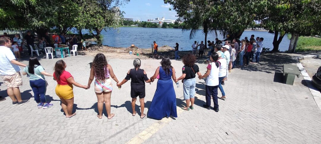 Abraço simbólico da Lagoa do Porangabussu. Crédito: Charles Cerqueira de Abreu