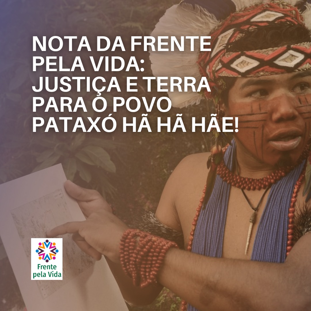 A foto mostra o indígena pataxó hãhãhãe, Tawary Titiah, da etnia Bainã, denunciando na Casa de Trocas, da organização não governamental (ONG) Engajamundo, que a área de mata pertencente à sua aldeia, localizada no sul da Bahia, no município de Pau Brasil, está sendo invadida há pelo menos duas semanas.